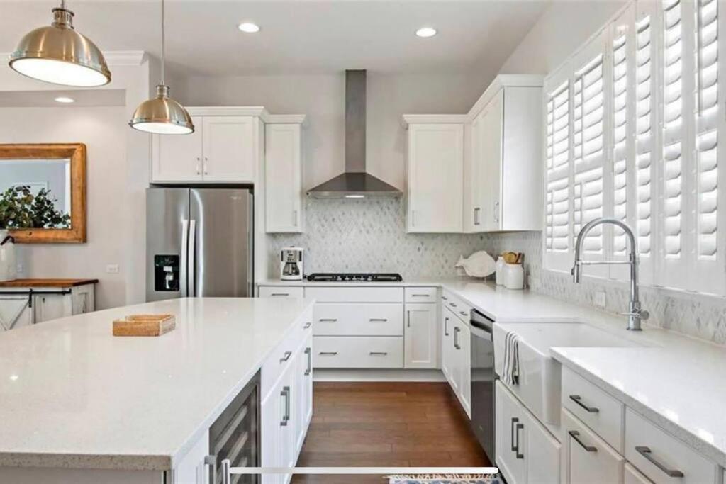 Luxurious Modern Townhouse Right Across Beach!! Table Tennis St. Pete Beach Extérieur photo