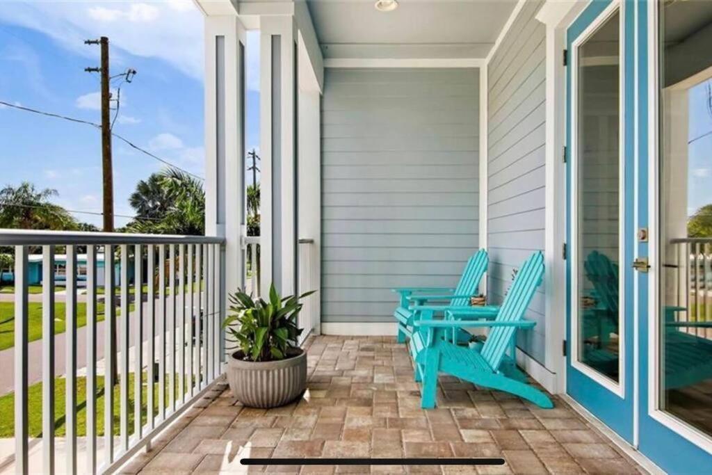 Luxurious Modern Townhouse Right Across Beach!! Table Tennis St. Pete Beach Extérieur photo